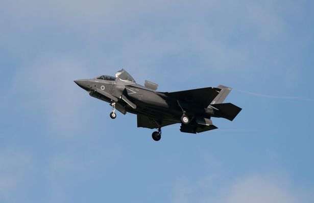 طائرة F35 تستعد للهبوط في سلاح الجو الملكي البريطاني مارهام ، نورفولك