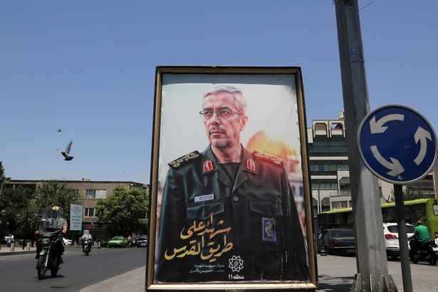 ملصق لقادة IRGC المقتلون يزينون شوارع طهران
