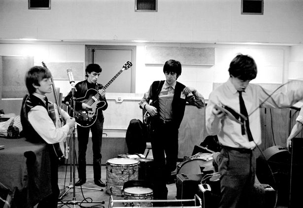 The Rolling Stones تسلية وراء الكواليس في أزعجهم في كارديف
