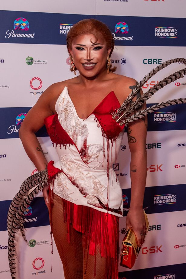 نجم Rupaul's Drag Race Saki Yew Suki في The Rainbow Tenors 2025