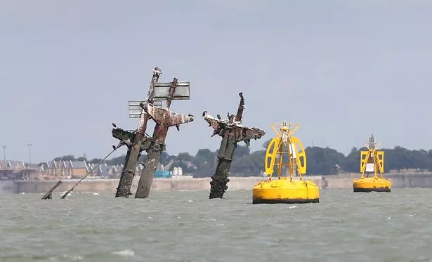 تم تثبيت النظرة العامة لحطام SS Richard Montgomery ، وهي سفينة شحن المستخدمة خلال المجهود الحربي للحرب العالمية الثانية ، في Sheerness ، Kent ، عندما ترتكز في عام 1944. على مدار 70 عامًا تقريبًا ، استقرت على ضفة رملية مع 1400 طن.