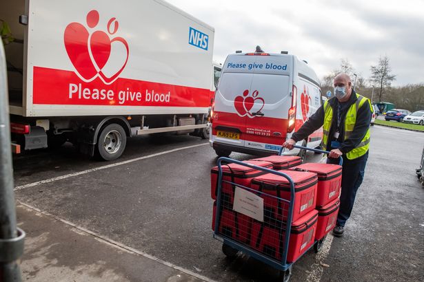 مركز NHSBT Blood Proccessing Center في فيلتون ، بريستول