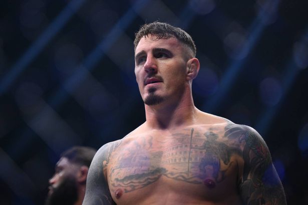 يعتقد توم أسبينال ، بطل UFC للوزن الثقيل ، أن جون جونز 