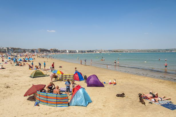 Dorset ، Weymouth هي مدينة شائعة الشائعة في أيام العطل الصيفية