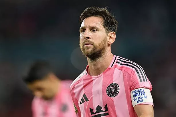 يتفاعل Lionel Messi #10 من Inter Miami CF خلال مجموعة كأس العالم FIFA 2025 المباراة بين Ahly FC و Internacional CF Miami at Hard Rock Stadium في 14 يونيو 2025 في Miami Gardens ، فلوريدا.