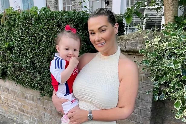 حامل نجم جزيرة الحب الحامل Shaughna Phillips يفاجئ جنس الطفل