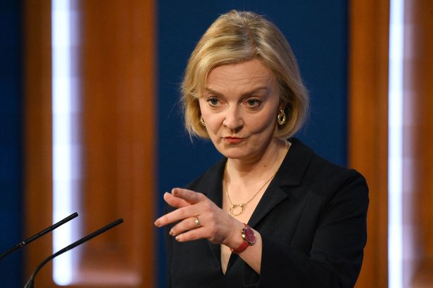 تم تشبيه الخطط الاقتصادية للإصلاح بتخفيضات الضرائب غير الممولة لـ Liz Truss