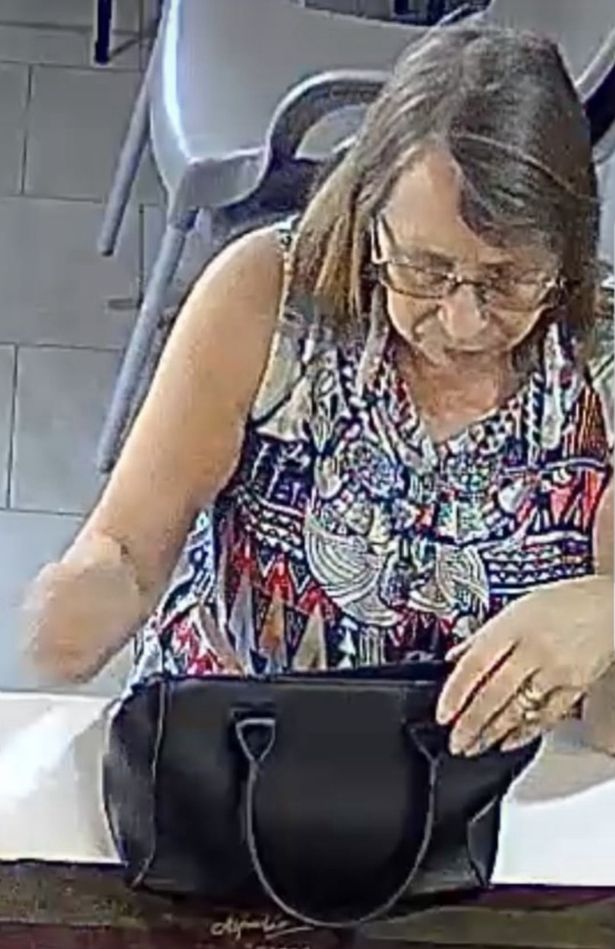 تم التقاط جانيت على CCTV التي يتم تقديمها في متجر 