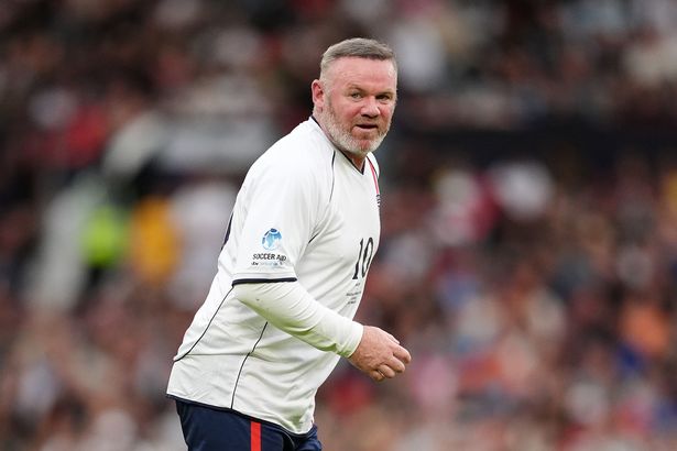 واين روني في العمل في Soccer Aid 2025