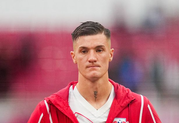 ينظر Benjamin Sesko من RB Leipzig خلال 1. تطابق البوندسليجا بين RB Leipzig و VFB Stuttgart في Red Bull Arena ، Leipzig ، ألمانيا في 17 مايو ، 2025 (تصوير Ulrik Pedersen/Nurphoto عبر Getty Images)