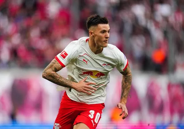 ينظر Benjamin Sesko من RB Leipzig خلال 1. تطابق البوندسليجا بين RB Leipzig و VFB Stuttgart في Red Bull Arena ، Leipzig ، ألمانيا في 17 مايو ، 2025 (تصوير Ulrik Pedersen/Nurphoto عبر Getty Images)