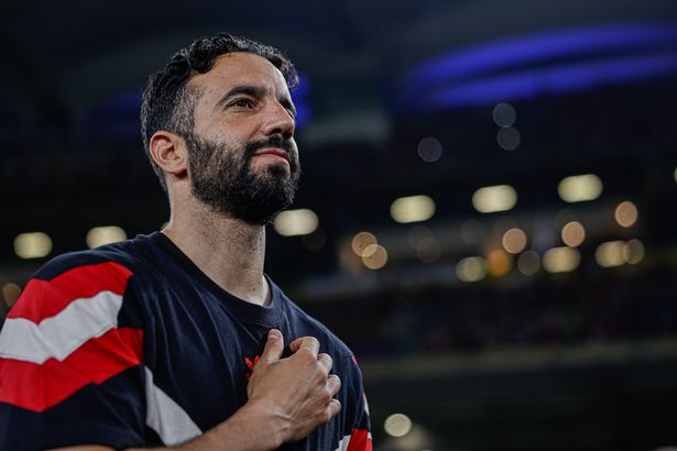 روبن أموريم خلال جولة Man UTD بعد الموسم
