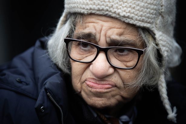 الموافقة المسبقة عن علم للجنرال للاليلا سويف ، والدة السجن البريطانية والمصرية علاء عبد الفاتح ، 43 عامًا ، التي احتُجزت في مصر منذ 29 سبتمبر 2019 ، وفي ديسمبر 2021 ، حُكم عليها بالسجن لمدة خمس سنوات بعد اتهامها بنشر أخبار خاطئة ، ورد على بيان خارج شارع داونينج في لندن.