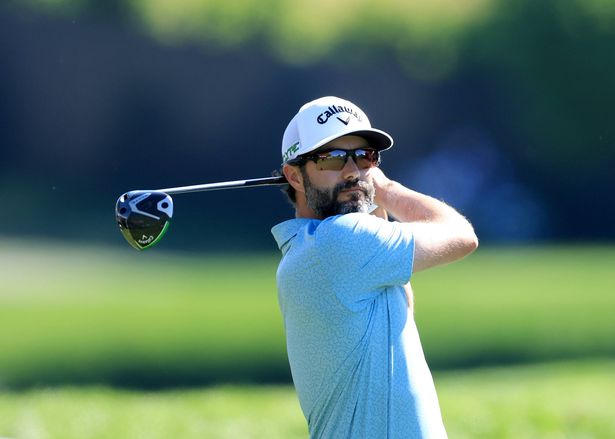آدم هادوين من كندا يلعب دورته في الحفرة الثامنة عشرة خلال الجولة الثانية من Arnold Palmer Invitational 2025