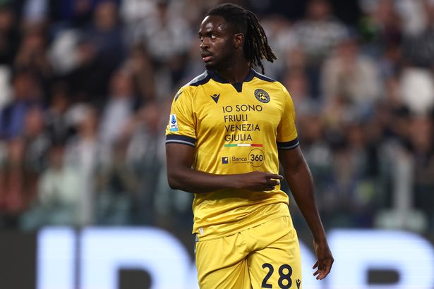 تورينو ، إيطاليا - 18 مايو: ينظر Oumar Solet of Udinese Calcio أثناء المباراة A بين المباراة بين يوفنتوس وأودينيز في ملعب أليانز في 18 مايو 2025 في تورينو ، إيطاليا. (تصوير صور SportInfoto/Defodi/defodi عبر Getty Images)