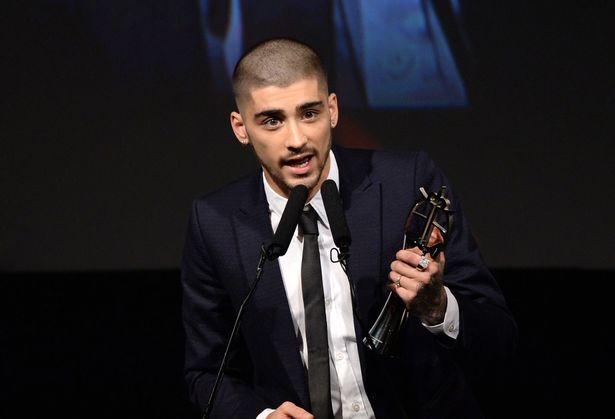 كان لديها قصة حب قصيرة مع نجمة One Direction السابقة ، زين مالك