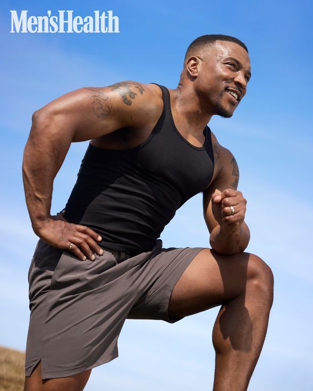 آشلي والترز في Mens Health Shot Shot 2025 يونيو
