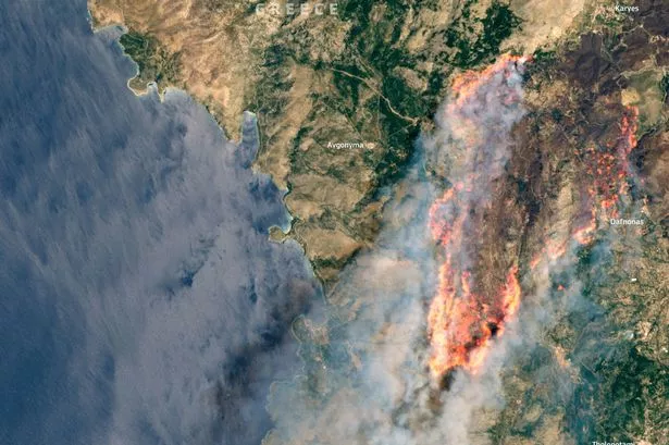 صورة القمر الصناعي
