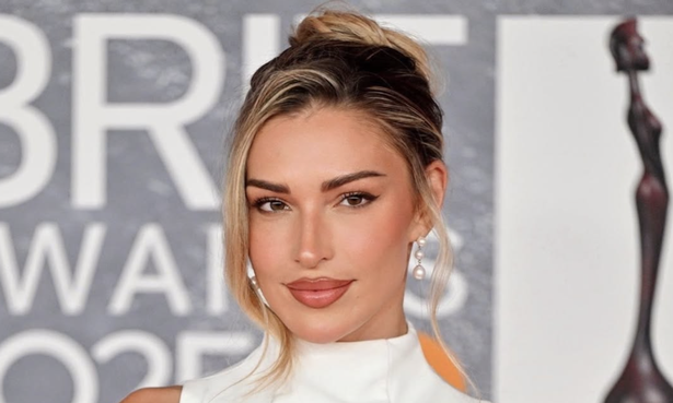 تتقدم Zara McDermott على هذا الاتجاه مع آخر تحول شعرها