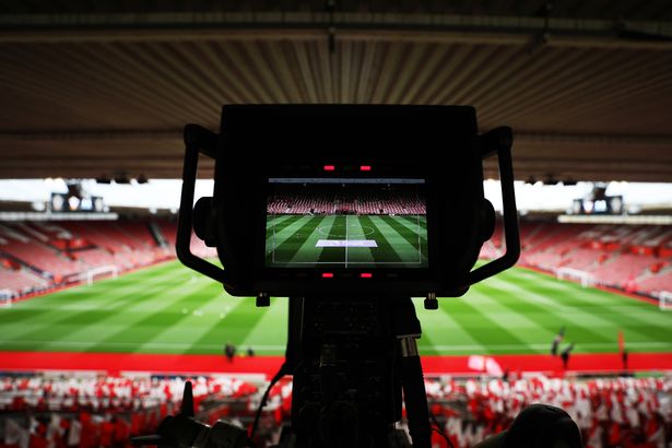 يعرض General View Inside the Stadium ككاميرا تلفزيونية الملعب قبل مباراة الدوري الممتاز بين Southampton FC و Liverpool FC على ملعب St Mary في 05 أبريل 2019