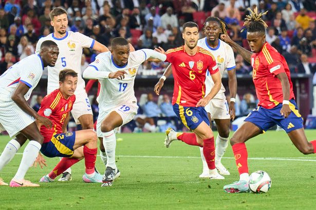 Nico Williams #11 من درجات إسبانيا لمدة 1-0 خلال مباراة الدور نصف النهائي لدوري الدول UEFA 2025 بين إسبانيا وفرنسا في شتوتغارت أرينا في 5 يونيو 2025 في شتوتغارت