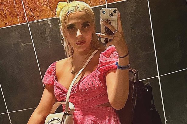 Caitland على كرسيها المتحرك