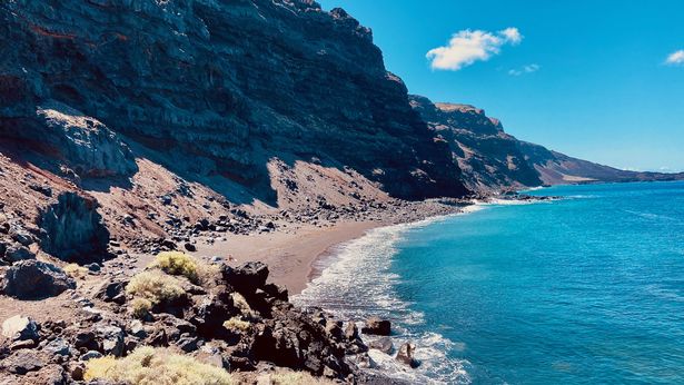 الجزيرة المناظر الطبيعية للهيررو