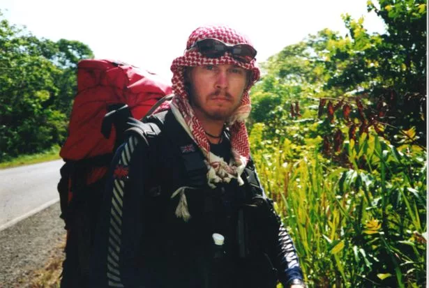 كارل بوشبي في عام 2001 في بنما خلال رحلته الملحمية