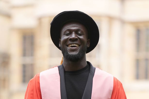 تتحقق أحلام Stormzy لأنه حصل على درجة فخرية من كامبريدج