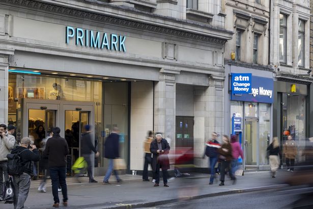 تمتلك الأطعمة البريطانية المرتبطة أيضًا بامتيت شارع الأزياء العملاقة Primark 