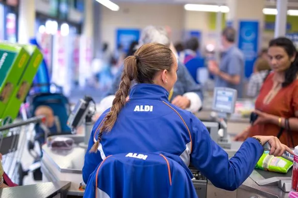 عضو في ALDI من الموظفين