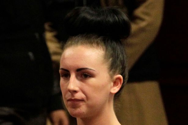 Michaella McCollum Connolly و Melissa Reid يستمعان إلى القاضي البيروفي Dilo Huaman
