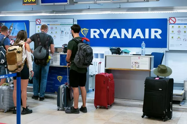 مكتب تسجيل الوصول Ryanair (مخزون)