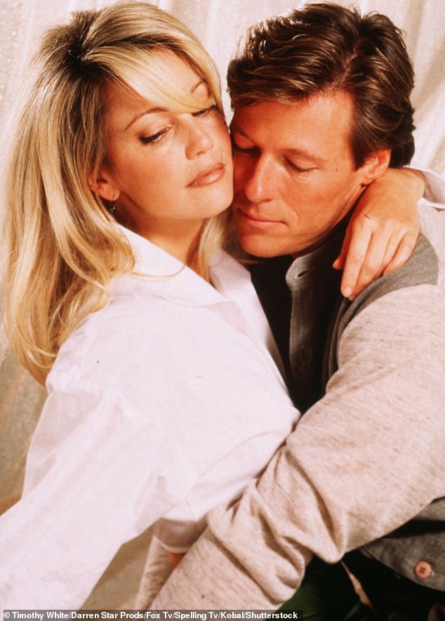 اشتهر جاك بلفه في Melrose Place ويعود إلى نجم البرنامج التلفزيوني هيذر لوكلير