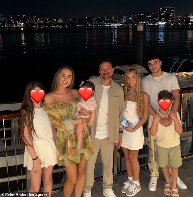 أبي الأميرة بيتر ، أسطوانة إيميلي والأخ الأكبر جونيور ، كلهم لديهم أجزاء في المسلسل
