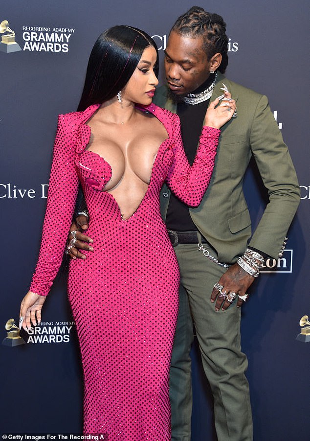 تقدمت Cardi B بطلاب الطلاق من زوجها منذ ما يقرب من سبع سنوات تحت أسباب
