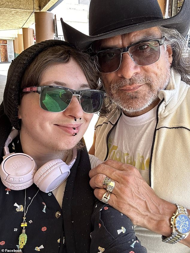 قالت الشاهد إنها انسحبت وتوقفت في الممر بينما كانت تنتظر جوس وشاهد آخر للتحقق من البريد. ادعى زوج جوس تريستان كيرن دي غونزاليس أنه كان مع الممثل في هذه الرحلة وخلال القتل