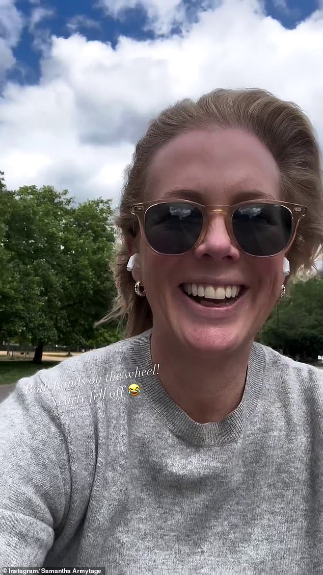 شاركت مقطع فيديو إلى Instagram أثناء ركوب دراجة عبر حديقة لكنها لم تكن ترتدي خوذة وسقطت تقريبًا
