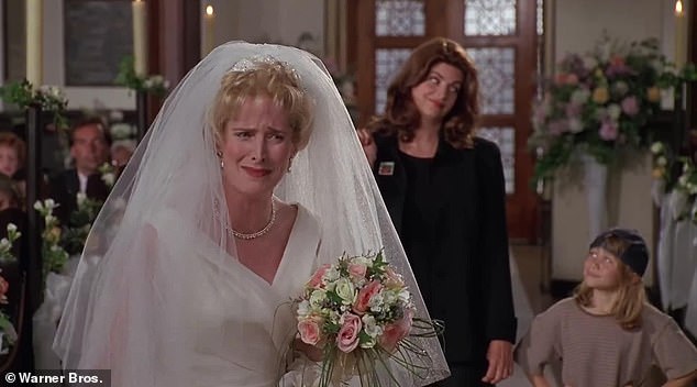 قام المؤسس المشارك السابق لـ Wild Aloha Studios بتصوير Gold Digger Clarice Kensington في Andy Tennant's Rom-Com في عام 1995 ، ويستغرق الأمر إلى جانب Twins Olsen (R) ، و Kirstie Alley (M) ، و Steve Guttenberg