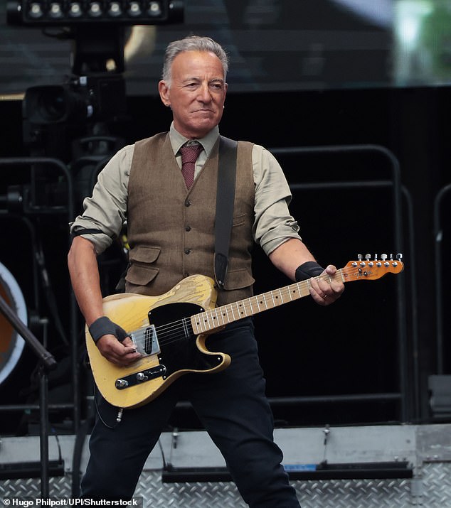من المؤكد أن لم شمل Bruce and Paul في تكهنات حول تعاون محتمل على المسرح خلال عرض ليفربول النهائي لبروس يوم السبت (صور بروس في ملعب أنفيلد لكرة القدم في وقت سابق من هذا الأسبوع)
