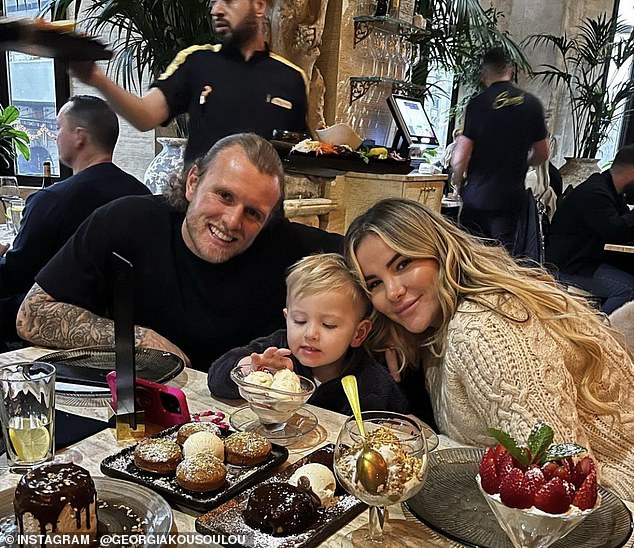 كشف الزوجان أنهما يتوقعان طفلهما الأول في ديسمبر 2020 واستمروا في الترحيب برودي (في الصورة) في مايو 2021
