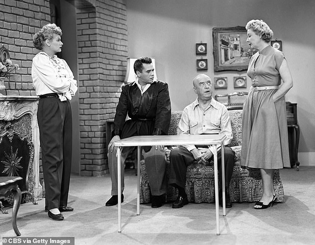 كان الزوجان معروفان باللعب على الشاشة لوسي وريكي ريكاردو على المسرحية الهزلية المحببة لـ CBS I Love Lucy ، التي تم بثها من عام 1951957