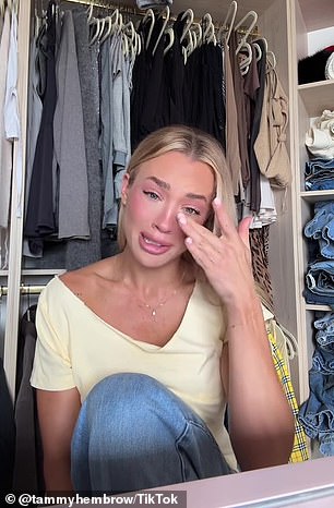 خاطب تامي في وقت لاحق الانقسام في فيديو Tiktok العاطفي ، وأخبر المشجعين أنها ستحصل على طلاق