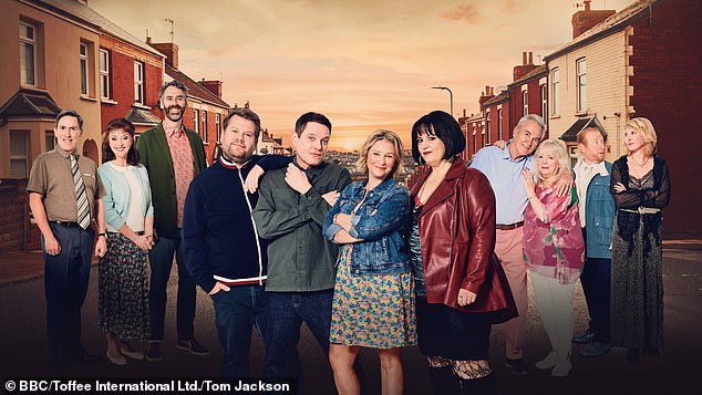 انتهى Gavin & Stacey في يوم عيد الميلاد مع حلقة طويلة ، بعد 17 عامًا من بث العرض لأول مرة - مع المشجعين الذين ينحدرون من النهاية على أنها