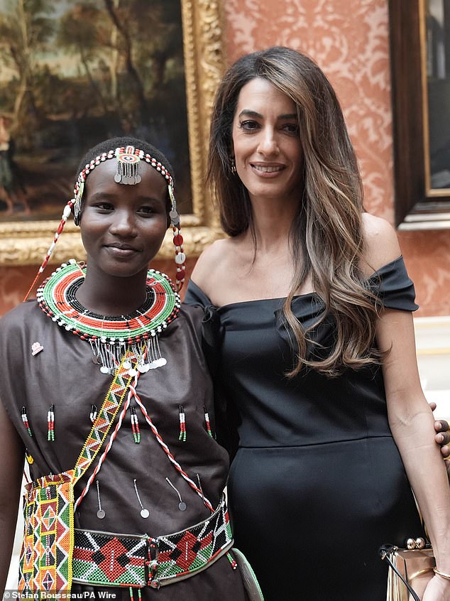 تحتفل جائزة Amal Cloney Womane Entmarment ، التي تم إطلاقها في عام 2019 مع Trust ، بإنجازات الصغات الملهمة في جميع أنحاء العالم
