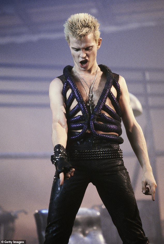 Idol في الصورة تصوير الرقص مع نفسي فيديو موسيقي في عام 1981