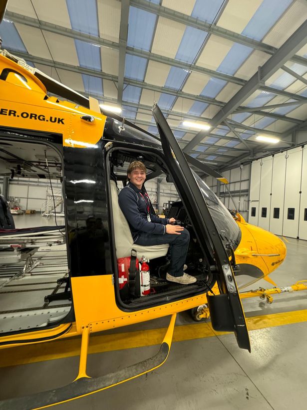 سوف يتطوعون الآن مع Lincs & Notts Air Air (Collect/Pa Pa Real Life)
