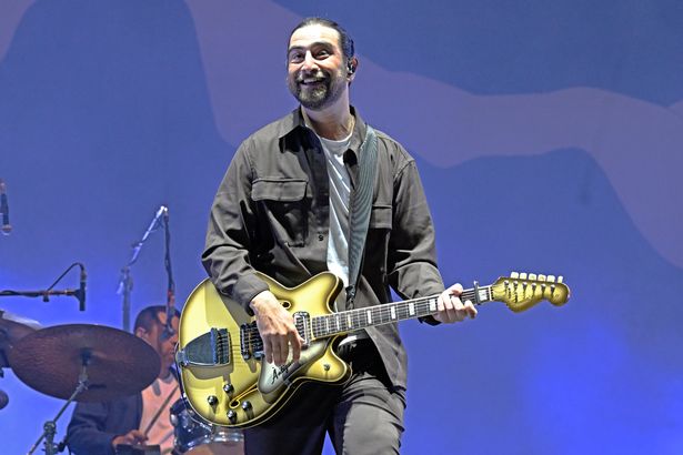   نوح كاهان يؤدي خلال مهرجان موسيقى Soundside 2024