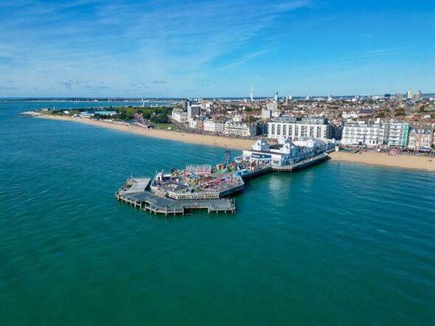 منظر جوي ل PARADE PIER في بورتسموث ، المملكة المتحدة.
