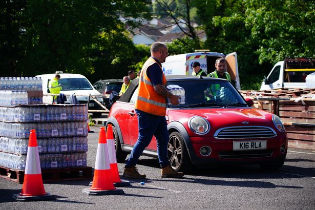 نفذت المياه الجنوبية الغربية إشعارًا بالمياه عندما أصبح الناس في منطقة بريكسهام مريضين بعد العثور على cryptosporidium المسببة للإسهال في عام 2024